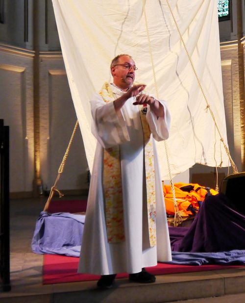 Ralf Schmitz beim Arche-Gottesdienst 2013